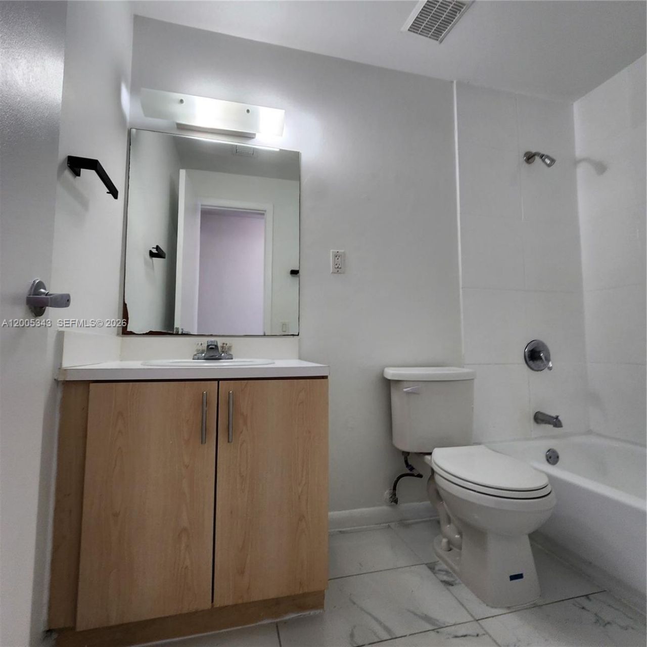 1185 Marseille Dr , Unit 209, Miami Beach, FL 33141 Photo