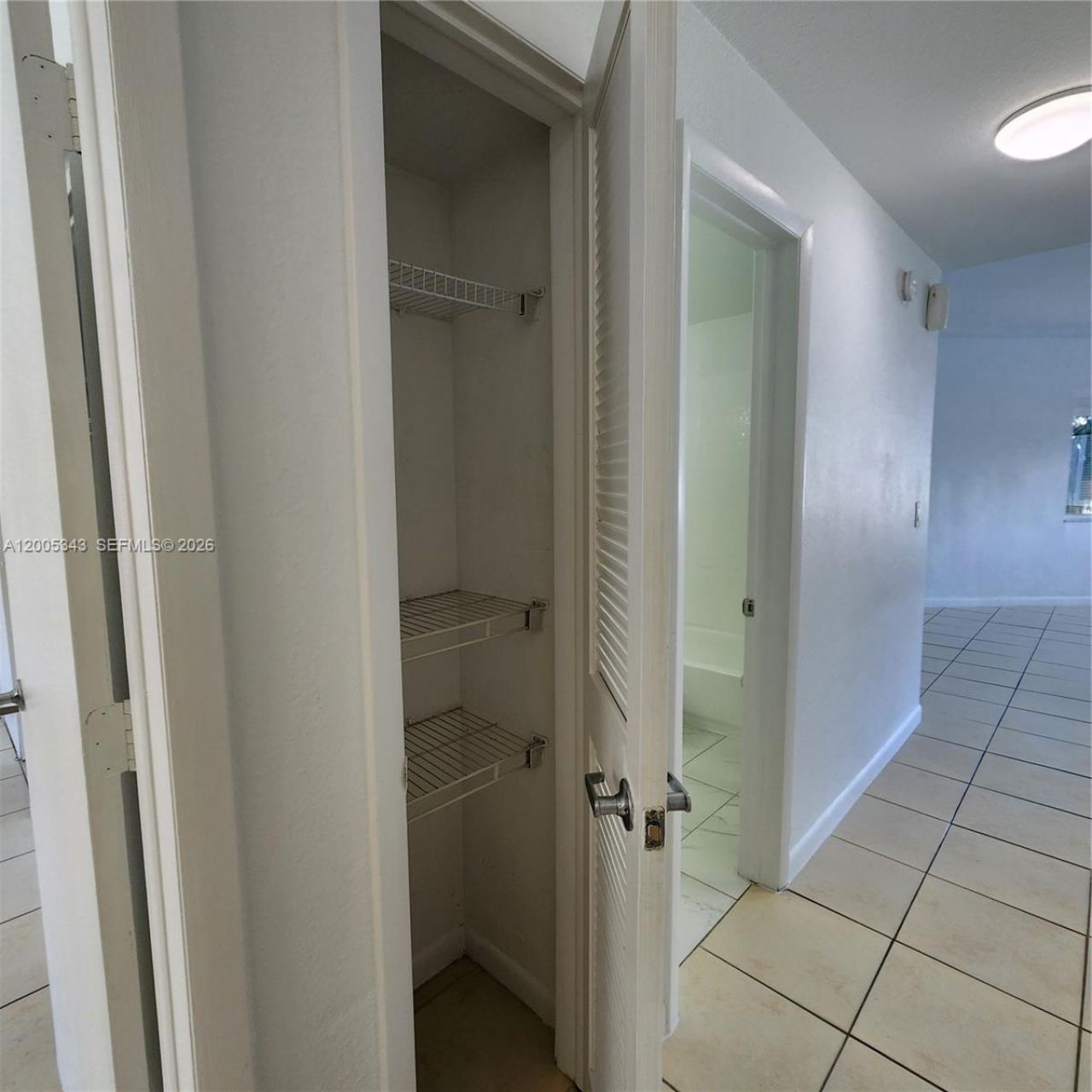 1185 Marseille Dr , Unit 209, Miami Beach, FL 33141 Photo