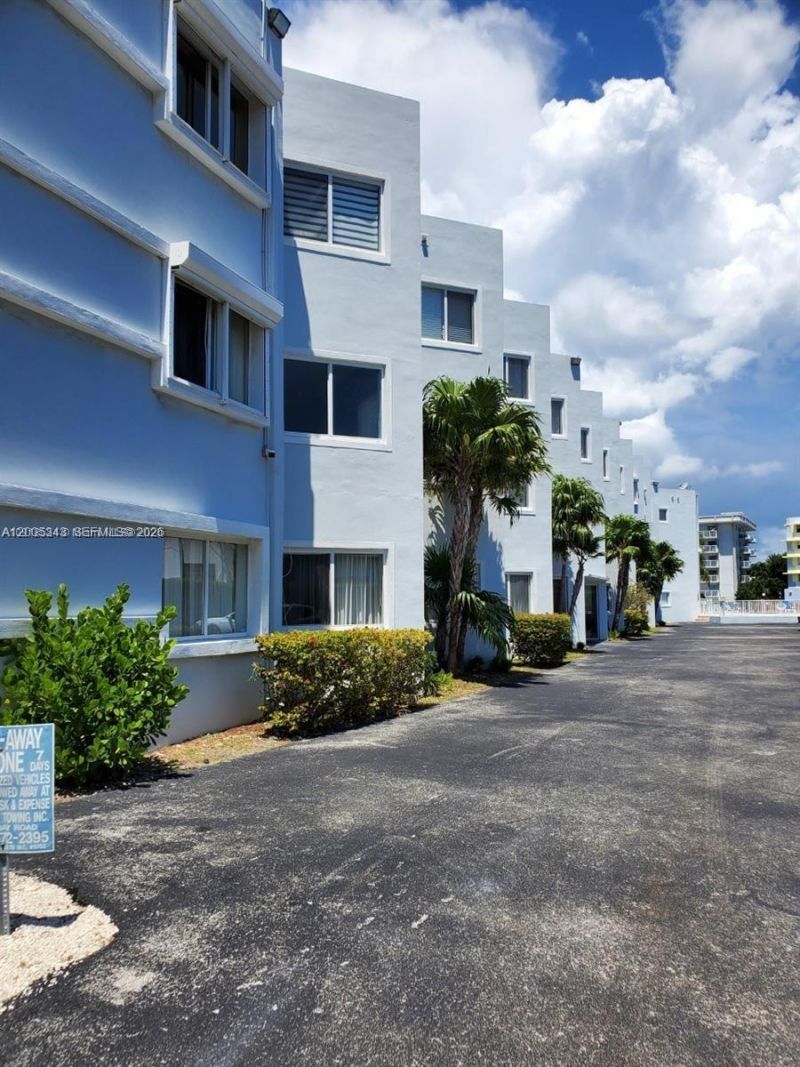1185 Marseille Dr , Unit 209, Miami Beach, FL 33141 Photo