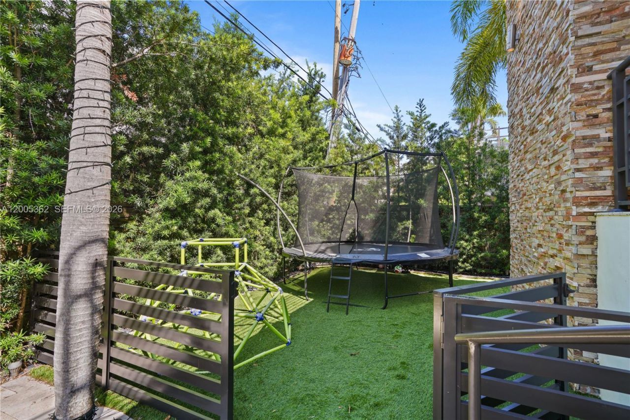 762 Fernwood Rd, Key Biscayne, FL 33149 Photo