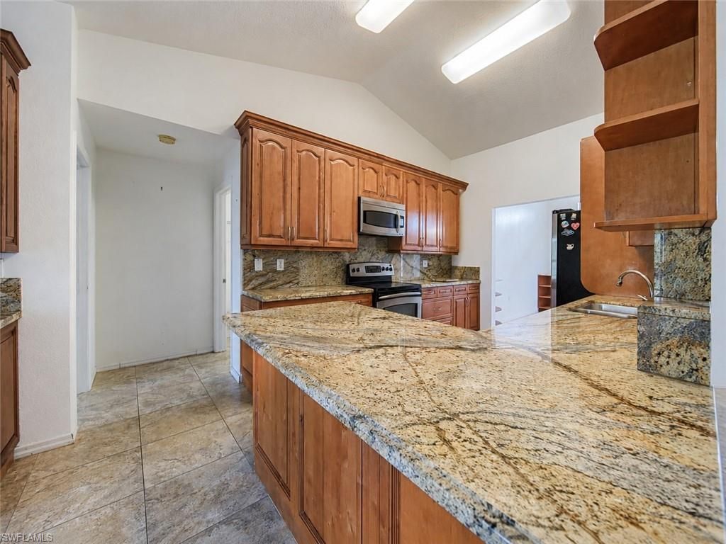 20 Hampton Ave, Lehigh Acres, FL 33936 Photo