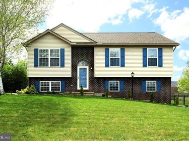 133 STEEPLECHASE DRIVE, PLEASANT GAP, PA 16823