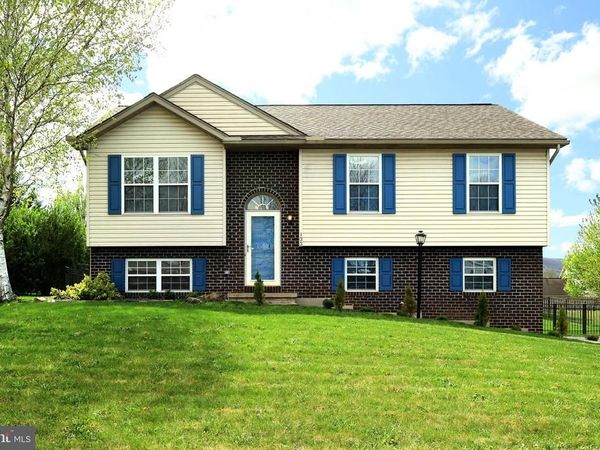 133 STEEPLECHASE DRIVE , PLEASANT GAP, PA 16823