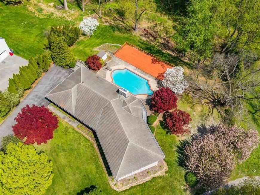 5 Lochview Court, Lutherville Timonium, MD 21093 Main Photo