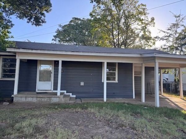 370 29th Street NE, Paris, TX 75460