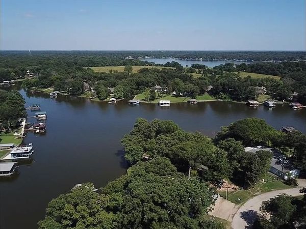 114 Navarro Drive , Mabank, TX 75156