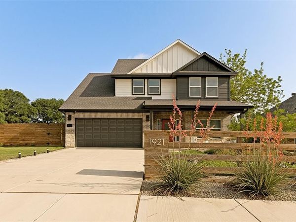 1921 Avenue C , Fort Worth, TX 76104