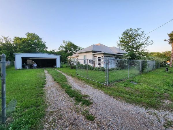 403 Barker , Cumby, TX 75433