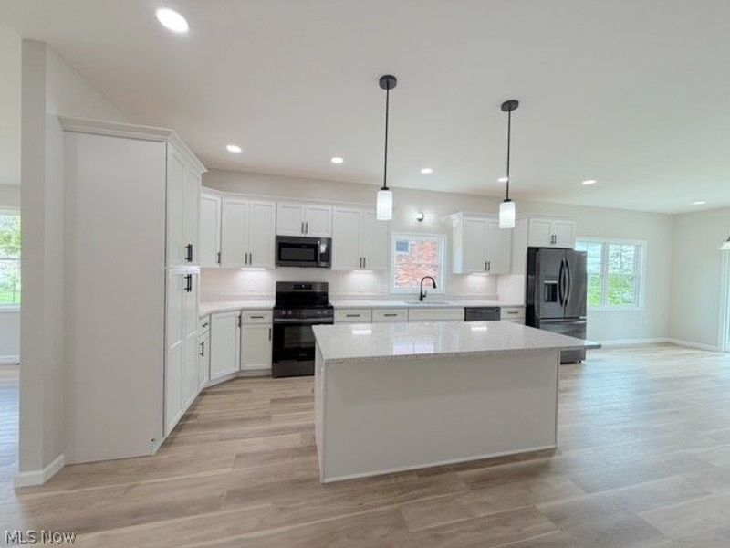 910 W Main Street, Sugarcreek, OH 44681 Photo 10