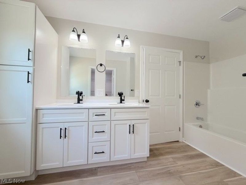 910 W Main Street, Sugarcreek, OH 44681 Photo 15