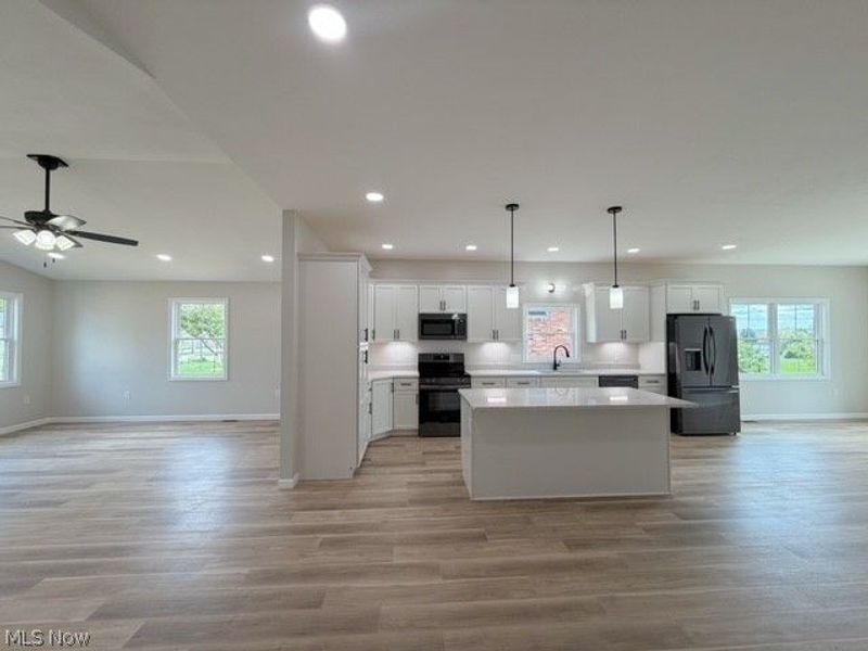 910 W Main Street, Sugarcreek, OH 44681 Photo 7