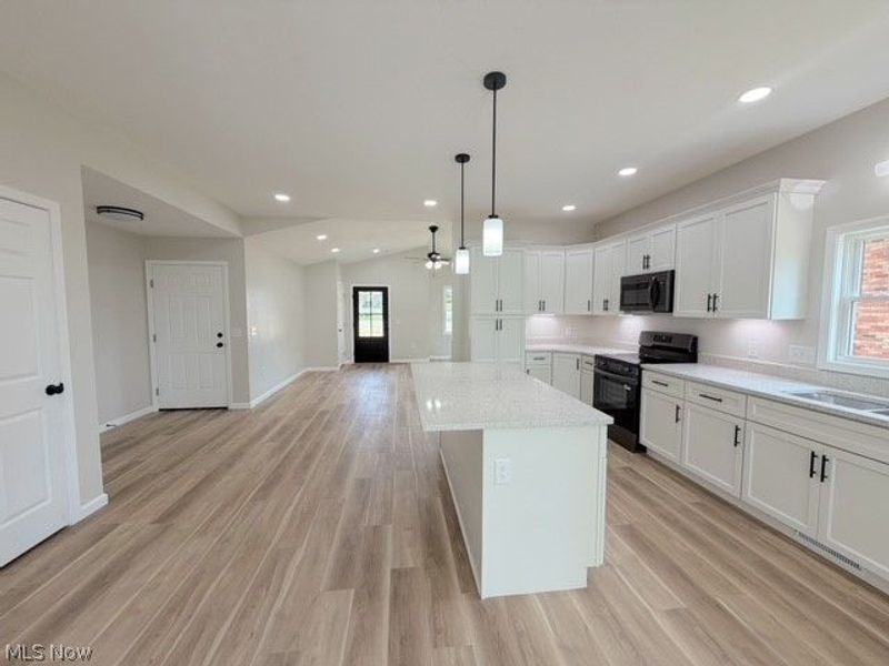 910 W Main Street, Sugarcreek, OH 44681 Photo 9