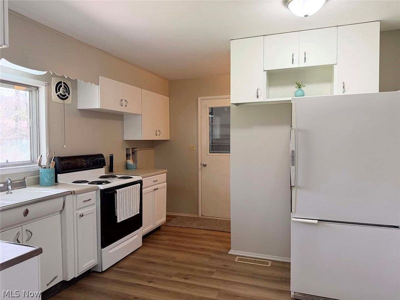 421 Linwood Drive, Alliance, OH 44601 Photo 7