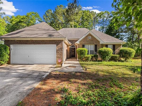 825 Lincoln Square , Locust Grove, GA 30248