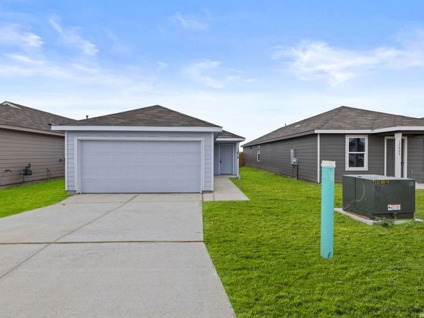 12619 Kathleen St, St Hedwig, TX 78152