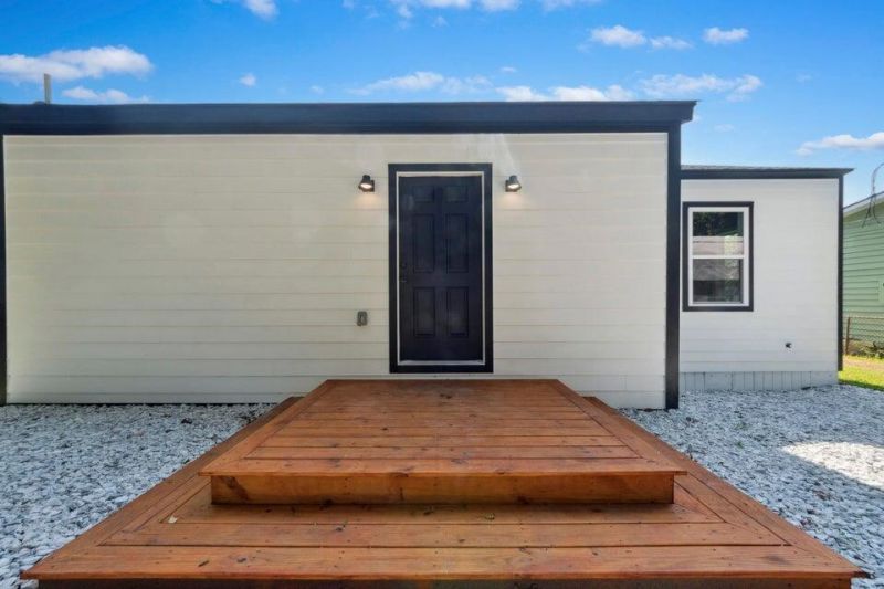 2136 Commander Road Photo 16