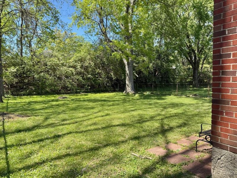 7811 Bitteroot Lane, Cincinnati, OH 45224 Photo 20