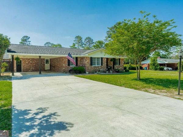 1617 Windsor Drive, Waycross, GA 31503