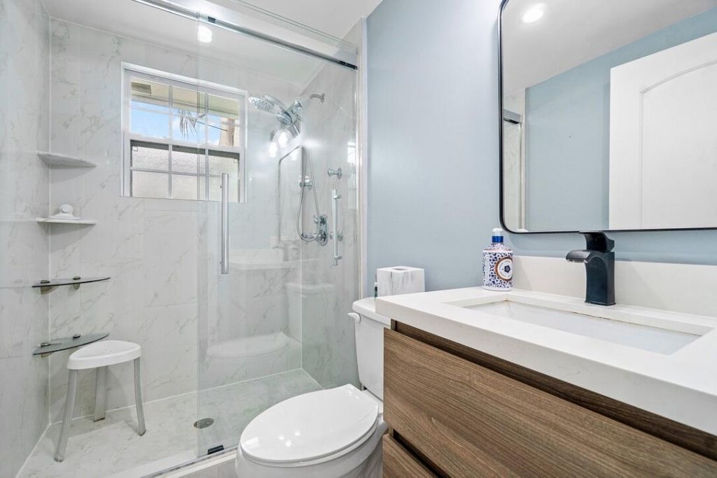 353 E Lakewood Road, West Palm Beach, FL 33405 Photo