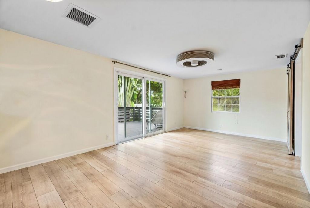 353 E Lakewood Road, West Palm Beach, FL 33405 Photo