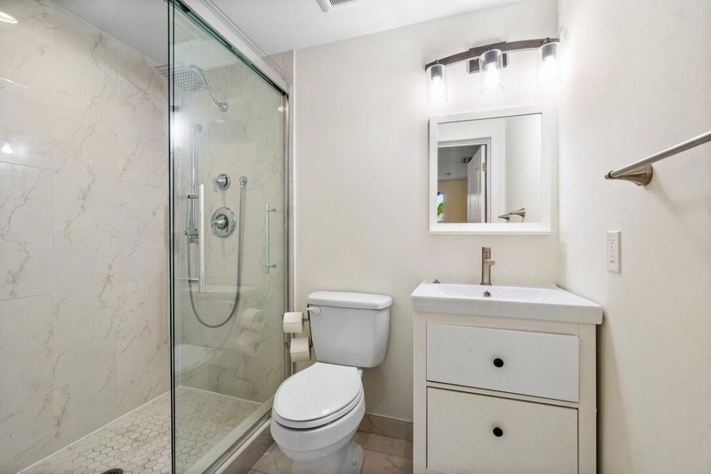 353 E Lakewood Road, West Palm Beach, FL 33405 Photo