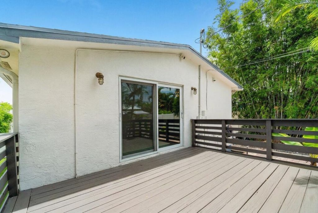 353 E Lakewood Road, West Palm Beach, FL 33405 Photo