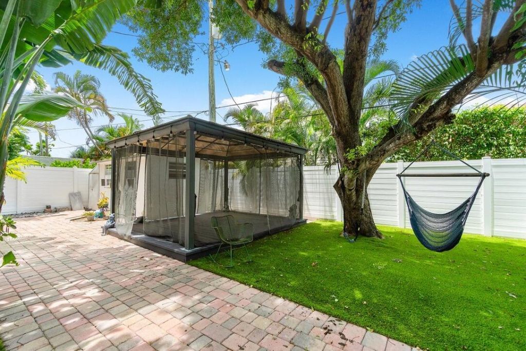 353 E Lakewood Road, West Palm Beach, FL 33405 Photo