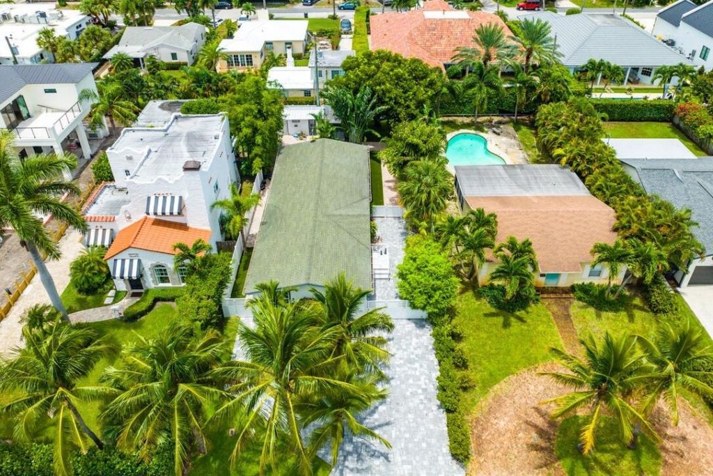 353 E Lakewood Road, West Palm Beach, FL 33405 Photo