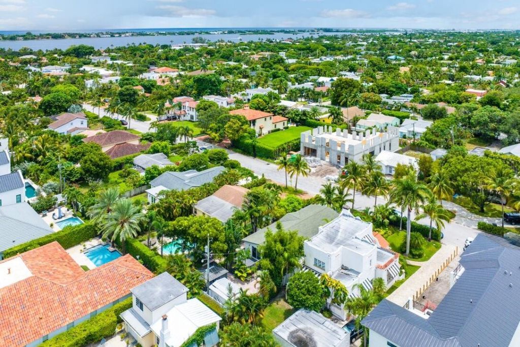 353 E Lakewood Road, West Palm Beach, FL 33405 Photo