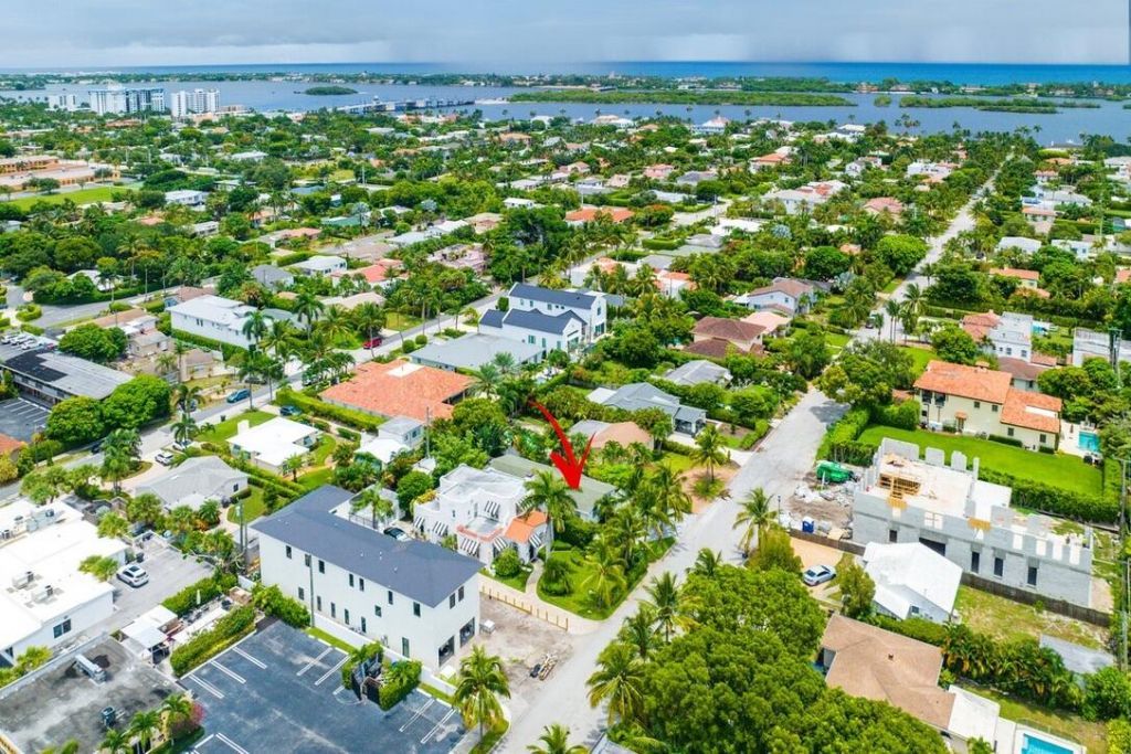 353 E Lakewood Road, West Palm Beach, FL 33405 Photo