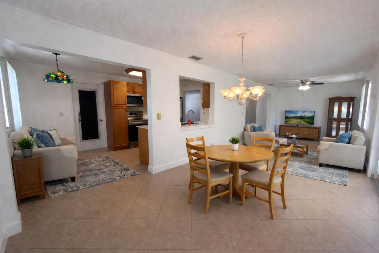 1902 SW 22nd Avenue, Boynton Beach, FL 33426 Photo