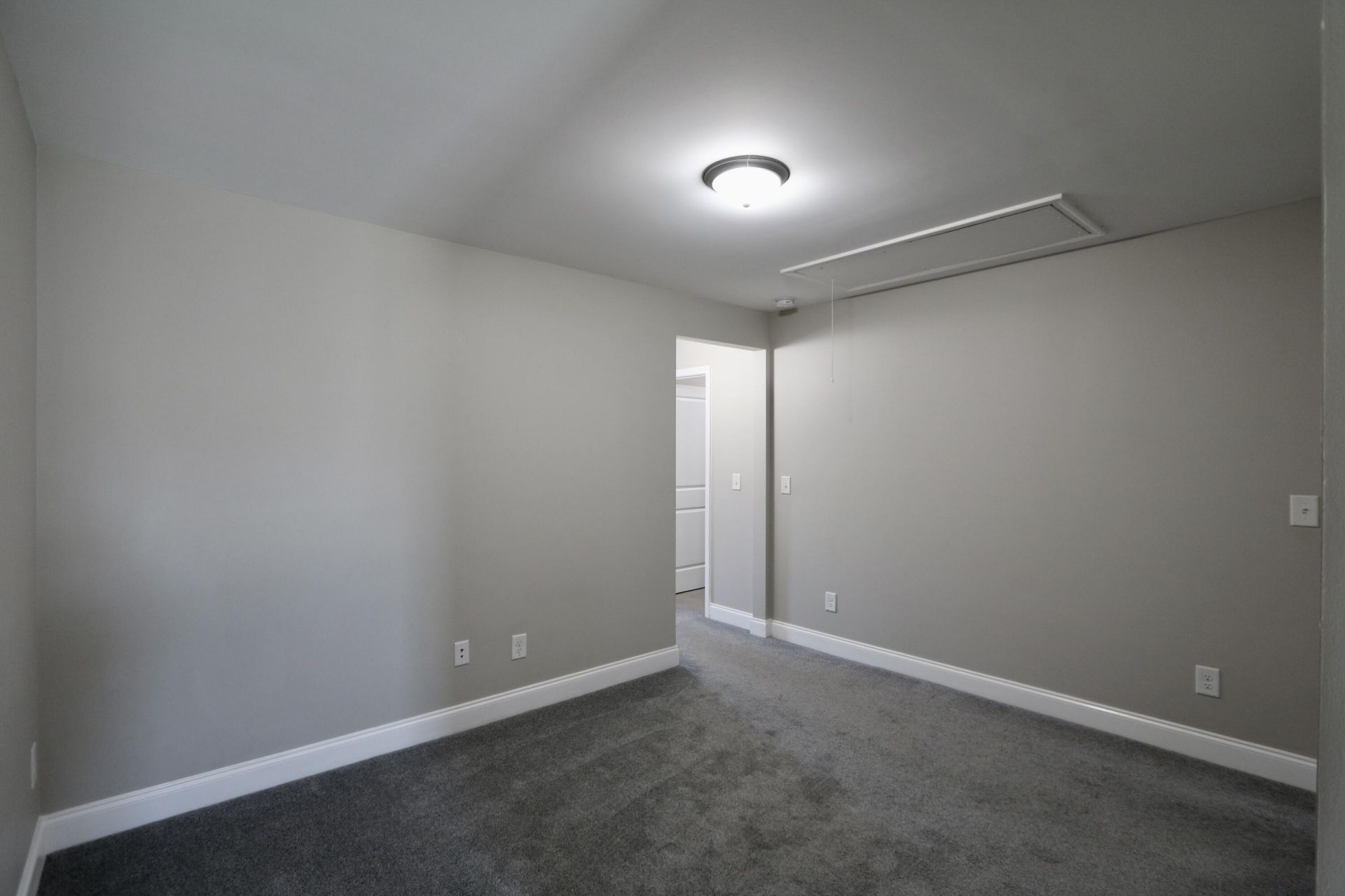 7869 Montview Road Photo 9