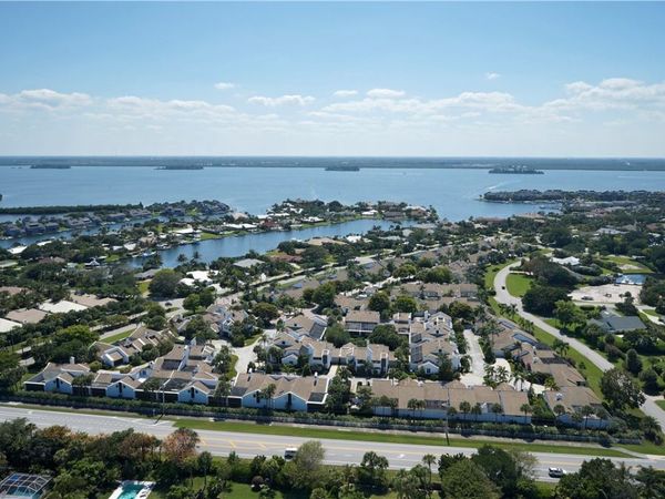 2195 Via Fuentes, Unit 2195, Vero Beach, FL 32963