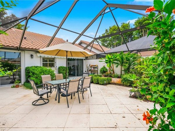 2195 Via Fuentes, Unit 2195, Vero Beach, FL 32963
