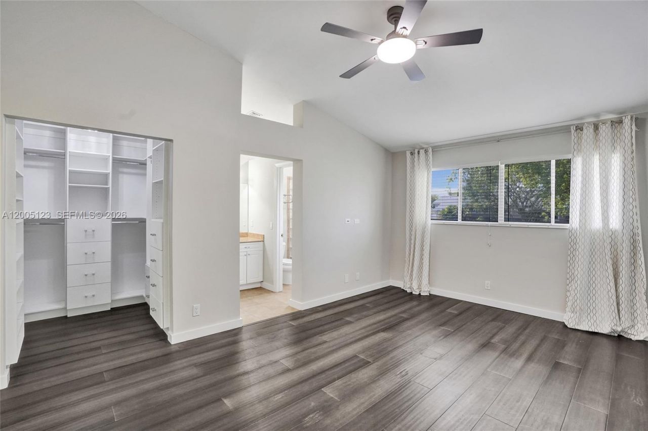2062 E Discovery Cir E, Deerfield Beach, FL 33442 Photo