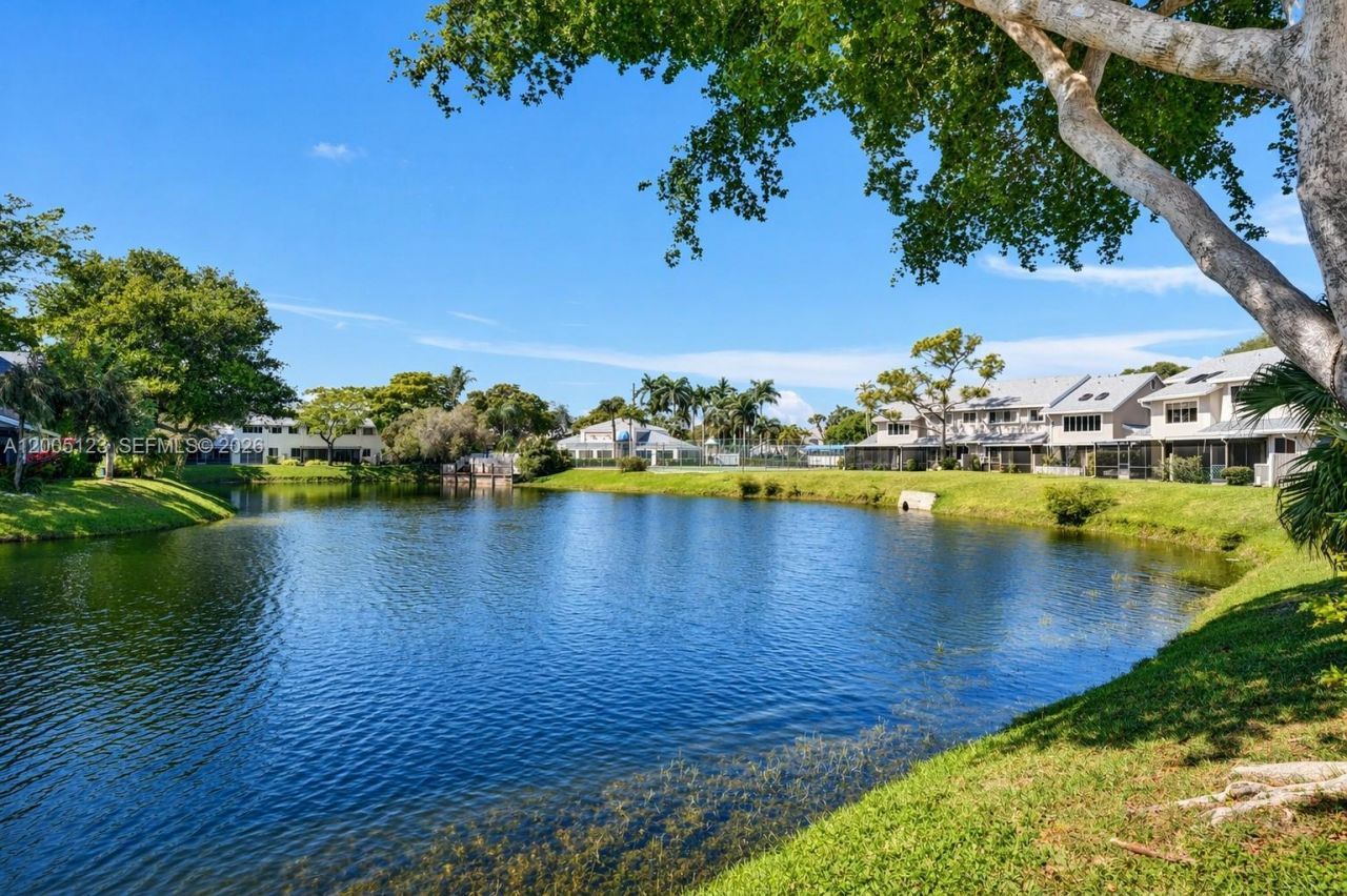 2062 E Discovery Cir E, Deerfield Beach, FL 33442 Photo