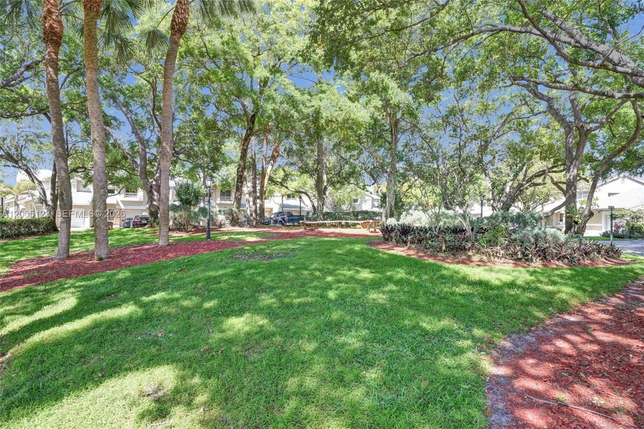 2062 E Discovery Cir E, Deerfield Beach, FL 33442 Photo