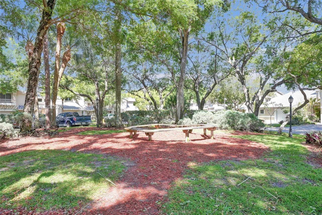2062 E Discovery Cir E, Deerfield Beach, FL 33442 Photo