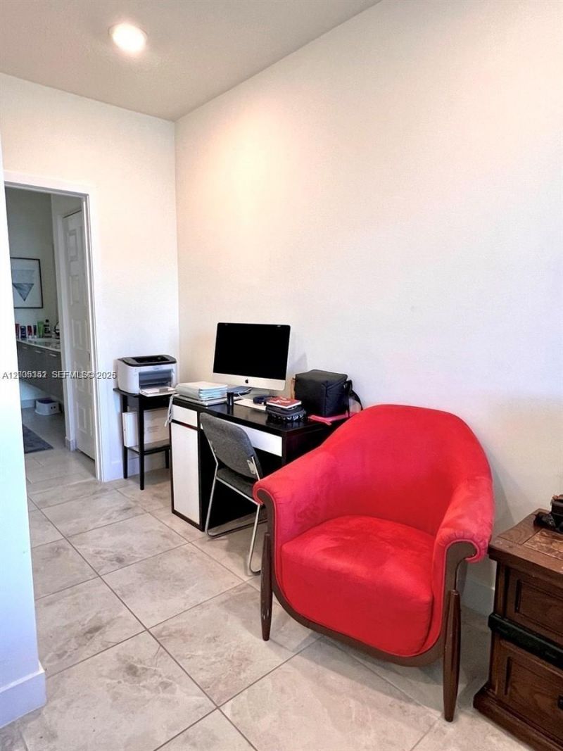 6420 NW 102nd Path, Unit 304, Doral, FL 33178 Photo