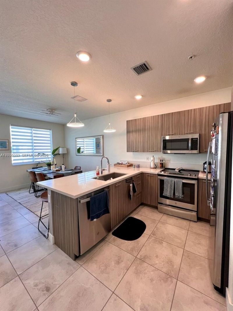 6420 NW 102nd Path, Unit 304, Doral, FL 33178 Photo