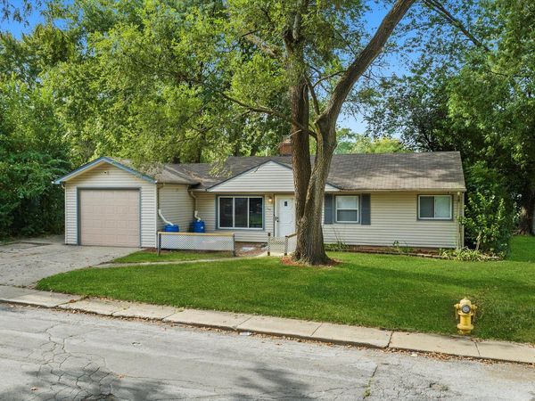 300 Meota Street , Park Forest, IL 60466