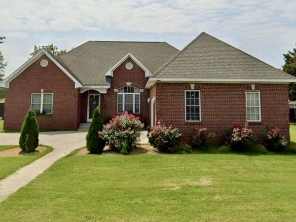 710 Firestone Ave, Muscle Shoals, AL 35661