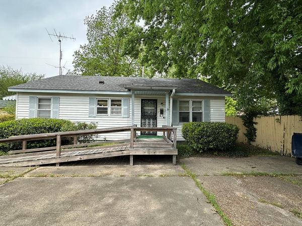 1221 Second Street, Earle, AR 72331