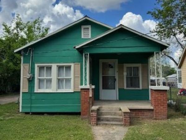 534 Planters Street , Opelousas, LA 70570
