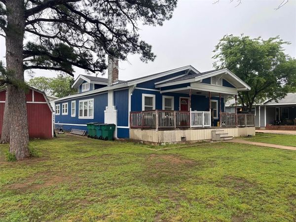 200 S Hillcrest Avenue , Eastland, TX 76448