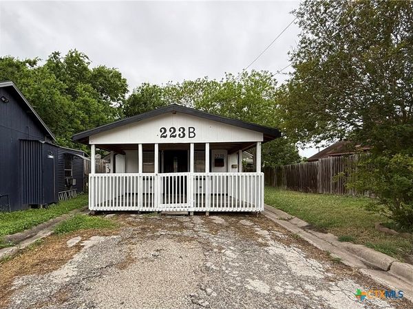 223 N Benavides Street , Unit B, Port Lavaca, TX 77979