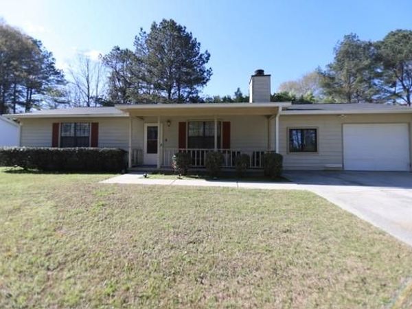 1061 Walnut Creek Lane , Jonesboro, GA 30238
