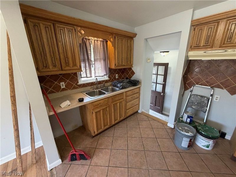 871 E 232nd Street, Euclid, OH 44123 Photo 10