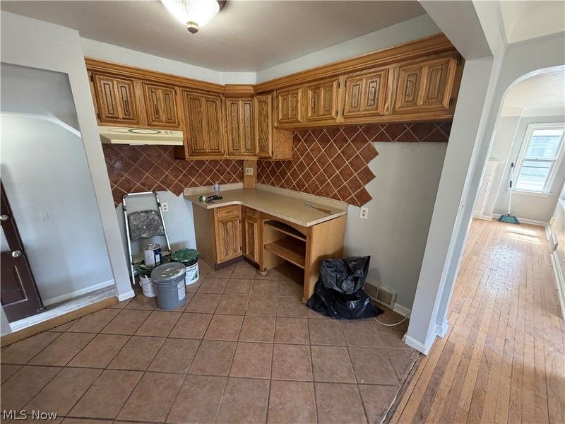 871 E 232nd Street, Euclid, OH 44123 Photo 9