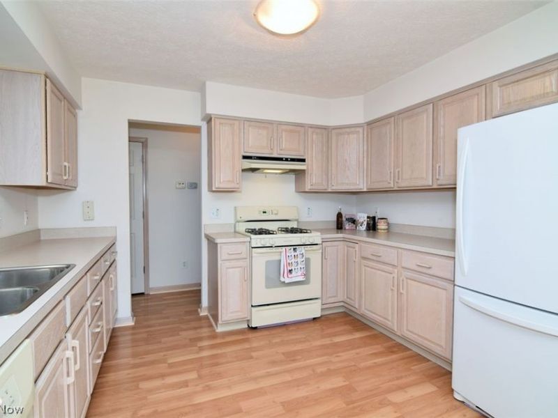 7281 Lilac Court, Unit 13B, North Olmsted, OH 44070 Photo 13